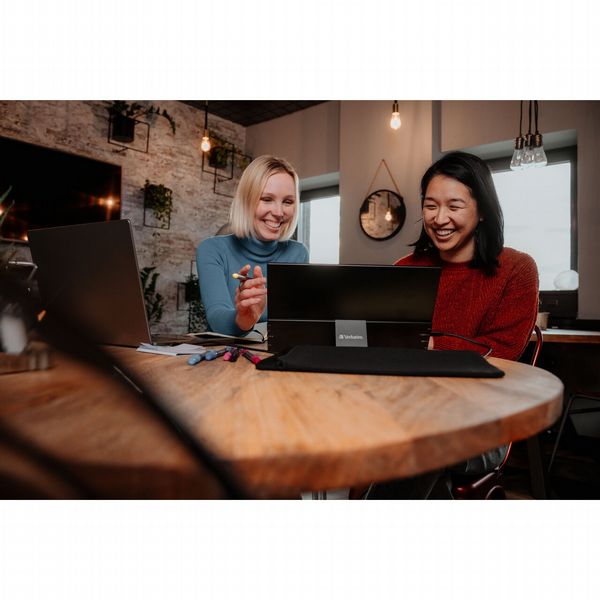 Verbatim PMT-17-4K Portable Touchscreen Monitor 17.3\