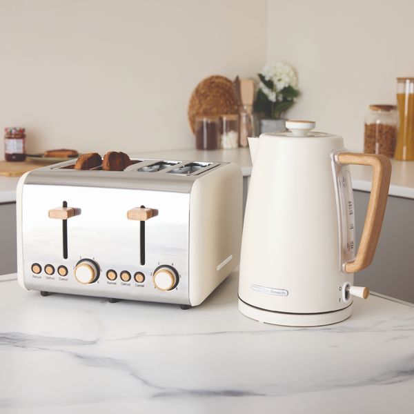 HAMILTON BEACH KETTLE and TOASTER SET SCandI COLLECTION CREAM
