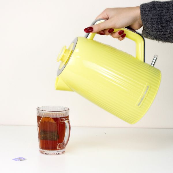 Hamilton Beach Miami Kettle & 2 Slot Toaster Banana Split