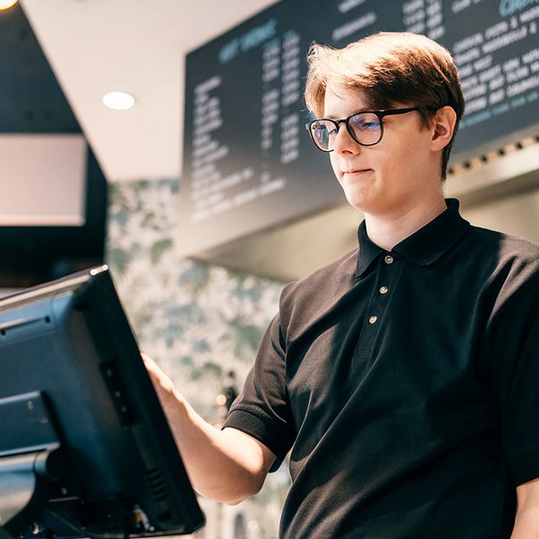 How to balance university with working part-time as a student How to balance university with working part-time as a student